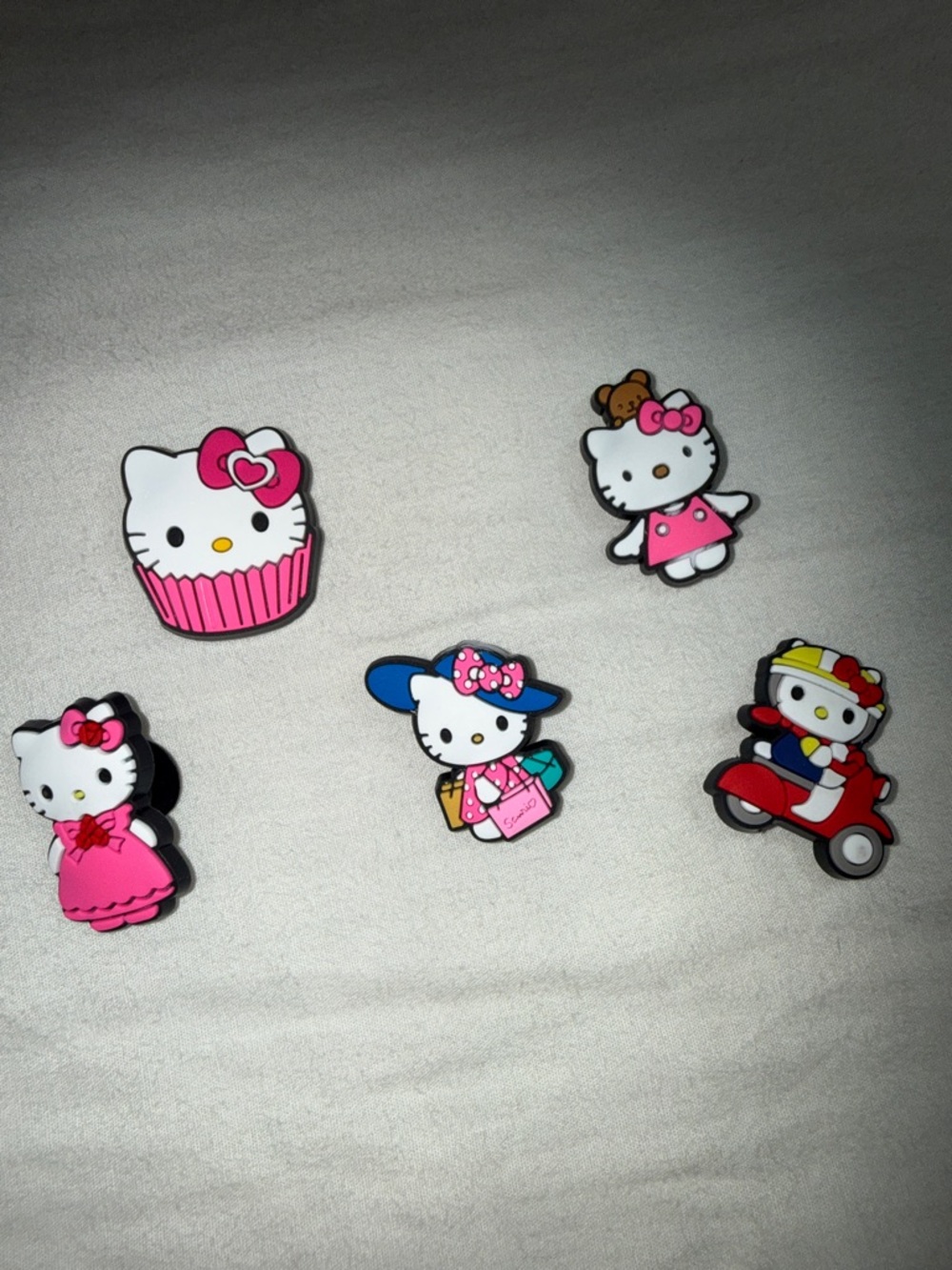 Croc Shoe Charms Jibbitz-Hello Kitty Sanrio Kawaii 5 in lot NEW